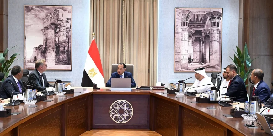 رئيس الوزراء يتابع مشروع «الفجيرة العلمين» للنفط والغاز.. خطوات جديدة لإنشاء منطقة حرة بمدينة العلمين