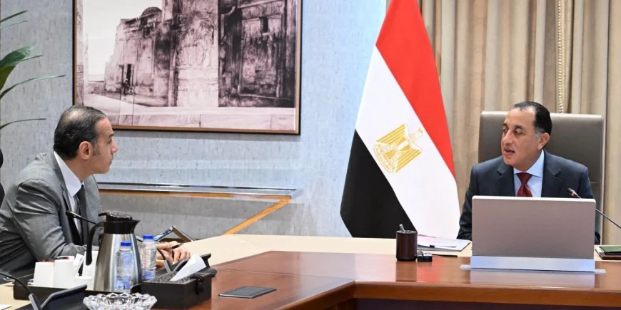 رئيس الوزراء يبحث تطورات القطاع المالي غير المصرفي وجهود حماية المتعاملين