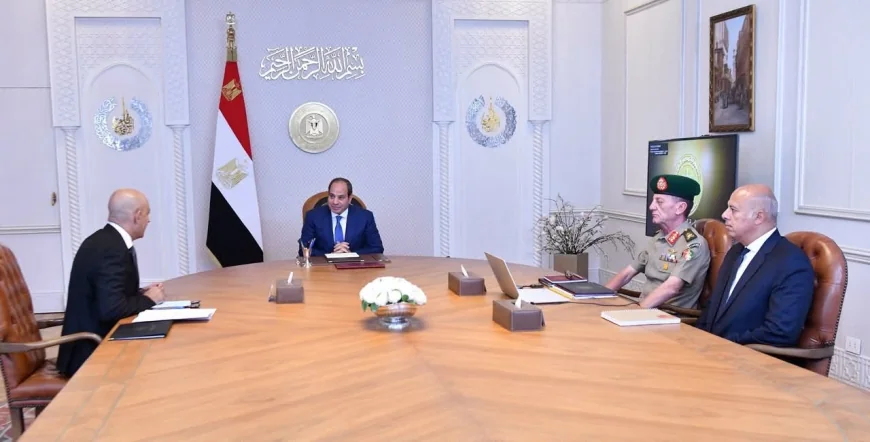 الرئيس السيسي يوجه بصرف علاوة شهرية للمعلمين ومديري المدارس المجتازين دورات الأكاديمية العسكرية