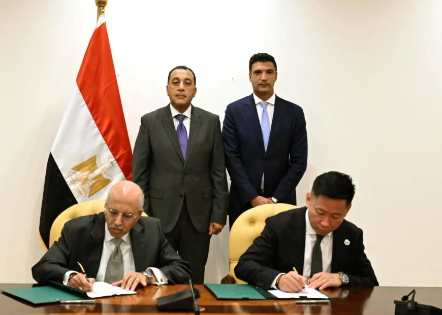 مصر تضع قدمها على طريق توطين صناعة البطاريات.. مصنع جديد باستثمارات تتجاوز 2 مليار جنيه