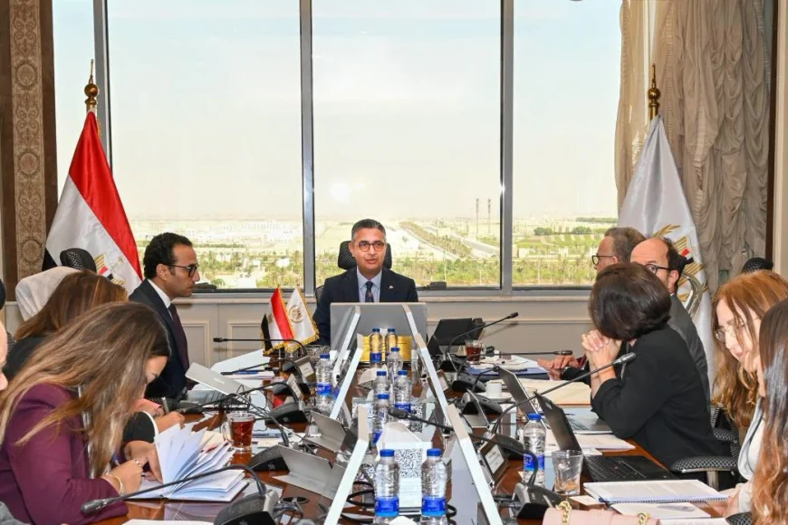 وزير التموين يبحث مع بنك الاستثمار الأوروبي تعزيز التعاون ومشروعات الأمن الغذائي