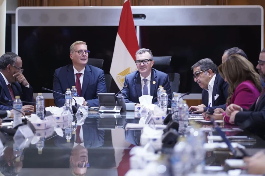 وزيرا التخطيط والبترول يبحثان تطورات أداء قطاع البترول وزيادة الإنتاج وتحسين الخدمات