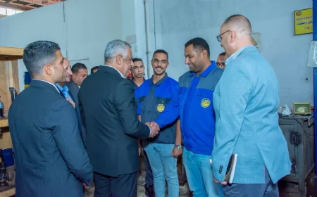 وزير الإنتاج الحربي يتفقد مصنع 100 الحربي.. توجيهات برفع معدلات التشغيل وتعظيم الاستفادة من الماكينات