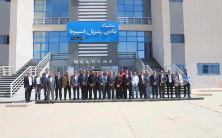 رئيس نقابة البترول يتفقد المنطقة الجغرافية بأسيوط ويؤكد: العاملون الثروة الحقيقية للقطاع