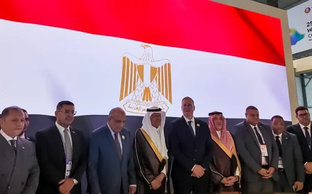 وزير الطاقة السعودي ووزيرا البترول والكهرباء يتفقدون جناح مصر بمعرض WPC بالرياض