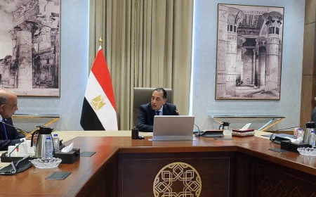 رئيس الوزراء يستعرض إنجازات قطاع الطاقة وخطط التوسع في الطاقة المتجددة بمنتدى مصر 2026