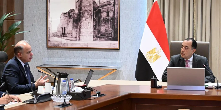 رئيس الوزراء يستعرض مقترحات تنمية الصادرات المصرية وزيادة تنافسية المنتجات بالأسواق العالمية