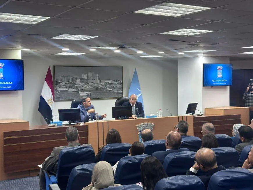 رئيس الرقابة المالية ومحافظ الإسكندرية يستعرضان فرص وتحديات القطاع المالي غير المصرفي