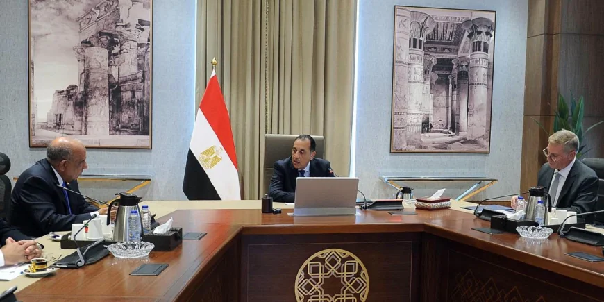 رئيس الوزراء يستعرض إنجازات قطاع الطاقة وخطط التوسع في الطاقة المتجددة بمنتدى مصر 2026