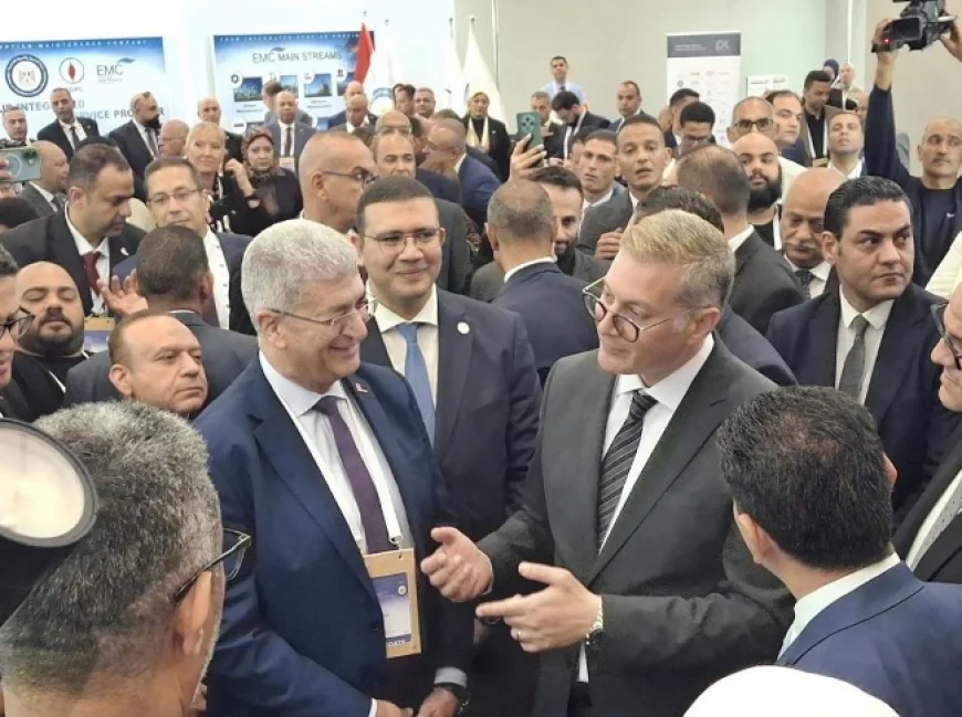 وزير البترول يتفقد جناح بتروجت في معرض ومؤتمر «موك 2026»