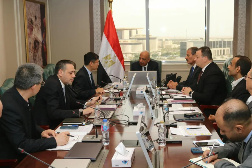 مصر تبحث التعاون مع «EDRA» لتطوير الشبكة الذكية والتوسع في الطاقة المتجددة
